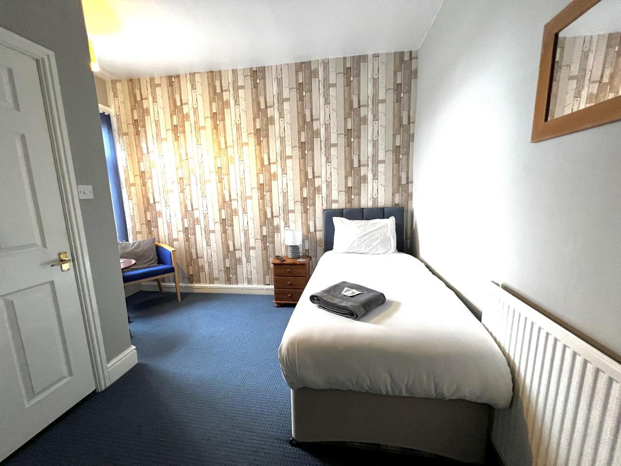 Central Cove Guesthouse — Photos 1
